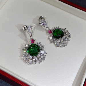 Orecchini pendenti in pietra verde per donna, eleganti gioielli vintage scintillanti per le orecchie - Product Image 6