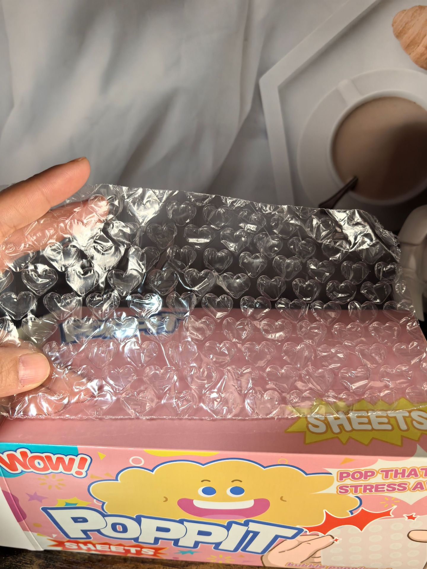 โฟมรูปหัวใจในกล่องสีชมพู