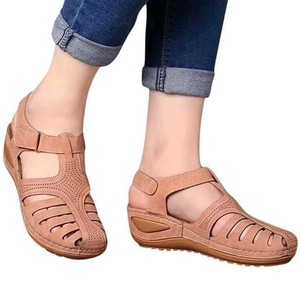 Sandalias de cuña para mujer, novedad 2026, con punta cerrada, recortes perforados, correa ajustable, antideslizantes, cómodas y casuales. - Product Image 2