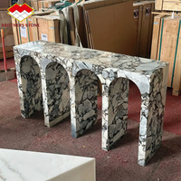 Table d'entrée moderne en marbre Calacatta brossé avec pieds en arc, console en travertin pour salon, mobilier de maison, villa, hôtel