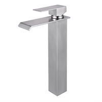 Robinet de lavabo cascade moderne de luxe en acier inoxydable, monocommande, monotrou, céramique noir et or, mitigeur eau chaude et froide pour salle de bain
