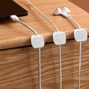 Organizador de Cables Magnético Cuadrado para Escritorio con Clips para Cables de Carga - Product Image 4