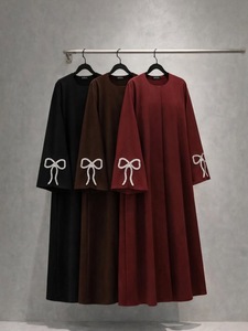 Vêtements islamiques élégants pour femmes en tissu Nida, robe musulmane modeste avec abaya fermée à perles pour les grandes tailles, style Dubaï - Product Image 1