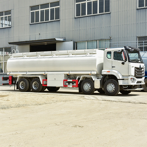 Camión Cisterna de Combustible Sinotruk HOWO, Camión Cisterna de Combustible, 6 Compartimentos - Product Image 3
