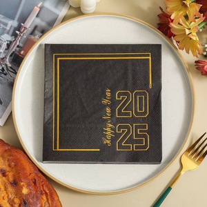 Nouvelles serviettes jetables noires et dorées pour les décorations du Nouvel An, les fêtes, les réunions, et les hôtels et restaurants haut de gamme. - Product Image 1