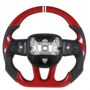 Volante in Fibra di Carbonio Personalizzato con Pelle Traforata e LED per <span class=keywords><strong>Dodge</strong></span> Charger Challenger SRT 2014-2019, Vendita Calda - Product Image 1