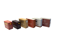 Savon en barre de soin personnel en papier kraft brun imperméable personnalisé en gros avec estampage à chaud doré, gaufrage UV et fermeture magnétique