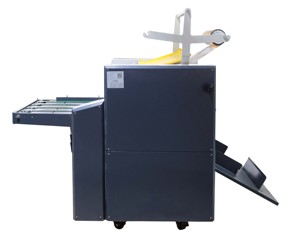 Laminateur thermique hydraulique et machine de marquage à froid SWFM-520T avec chauffage à l'huile pour impression UV et emballage - Product Image 3