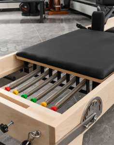 Reformer Pilates en bois d'érable de haute qualité de la marque JY, demi-trapèze, équipement d'exercice professionnel - Product Image 6