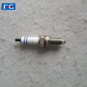 หัวเทียนรถสามล้อ<span class=keywords><strong>ราคา</strong></span>โรงงานขายส่ง UR4DC UR6DE UR2CC หัวเทียนรถจักรยานยนต์สามล้อสำหรับรถสามล้อในแอฟริกา - Product Image 3