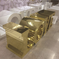 Support de table en métal doré en acier inoxydable avec lettres LOVE en miroir pour présentation de desserts et gâteaux, idéal pour la décoration d'événements de mariage