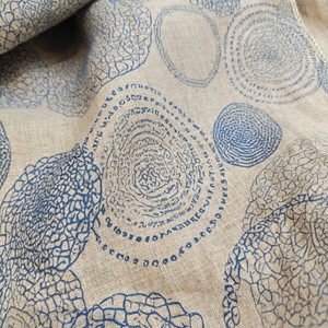 Tessuto in Lino Puro Naturale Stampato di Alta Qualità, Leggero 120gsm 137cm, Fluido e Setoso, Lavato a Pietra, per Abbigliamento e Pantaloni - Product Image 3