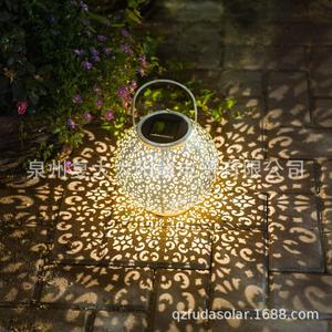 Lámpara Solar de Jardín con Diseño de Nube Hueca, Luz LED Colgante para Exteriores, Resistente al Agua, Alimentada por Energía Solar - Product Image 4