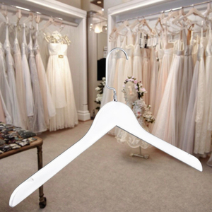 Lavinia Wedding Hanger damigella sposa regali di nozze regali <span class=keywords><strong>da</strong></span> sposa legno bianco appendiabiti in legno cremagliera - Product Image 1