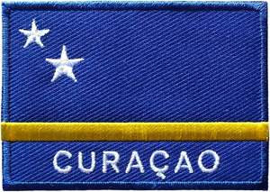 Kit de Celebración Patriótica de Curazao con Servicio Profesional: Cubierta para Capó de Coche con Bandera, Pulsera y Pantalones Cortos para el Día Nacional - Product Image 6