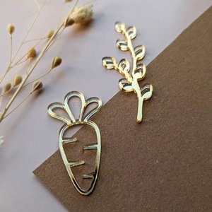 Accessoires de décoration de gâteaux pour la fête de Pâques, décorations en forme de lapin et de carotte pour rehausser vos créations culinaires - Product Image 2