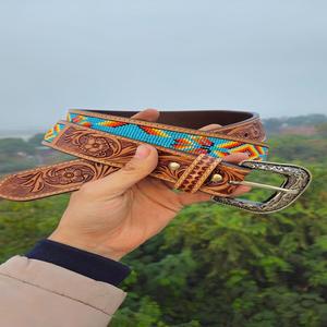 Ceinture occidentale artisanale de qualité supérieure en cuir profondément usiné accessoire de mode au look rodéo classique - Product Image 1