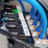 Machine de perçage et de fraisage CNC automatique WEIKE pour le traitement des profilés de fenêtres et de portes en aluminium, des rainures de drainage et des trous de serrure