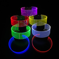 Bracelets lumineux à LED avec fermoir, accessoires de fête qui brillent dans le noir, accessoires néon pour rave, cadeaux sympas pour Halloween et anniversaires