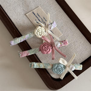 إكسسوار شعر يومي جميل، عصابة رأس بلاستيكية مغطاة بقماش زهري، عصابة رأس أنيقة على شكل زهرة الكاميليا للفتيات، عصابة رأس مبطنة بالإسفنج - Product Image 3