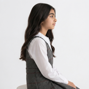 Ensemble d'uniformes scolaires personnalisés pour filles, robe tablier à carreaux gris avec jupe plissée et col Peter Pan blanc à manches longues - Product Image 2