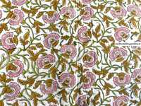 Sac fourre-tout en coton matelassé doux, orné d'un motif floral artisanal, conçu pour un style quotidien, un confort et une portabilité durables