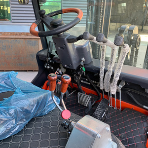 Montacargas Todoterreno Diésel de 3 Toneladas, 4x4, con Enganche Rápido Hidráulico, Altura de Elevación de 6000 mm, Capacidad de Inclinación de 35 Grados - Product Image 3