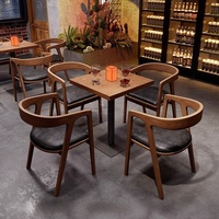 Ensemble de mobilier commercial pour restaurant, style rétro d'Asie du Sud-Est, table bistro en bois massif et banquette, pour café, hôtel, bar