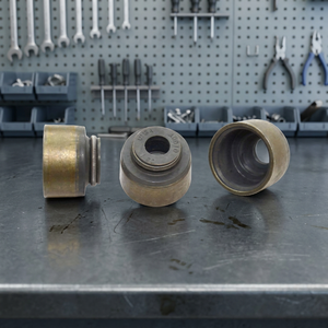 ซีลก้านวาล์วไอเสียรถยนต์ KENT 4N14 / 6G72 ทนทานสำหรับรถยนต์มิตซูบิชิ ECLIPSE CROSS/DELICA/SPACE GEAR อะไหล่แท้หมายเลข MD184303 MD302338 - Product Image 3