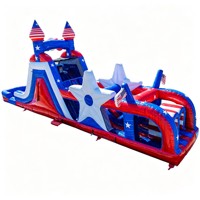 Parcours d'obstacles gonflable long avec toboggan, défi extérieur pour fête foraine ou anniversaire