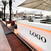 Conception personnalisée de comptoir de bar portable en acrylique à LED blanche, surface solide, pour restaurant, voyage, fête, bar extérieur