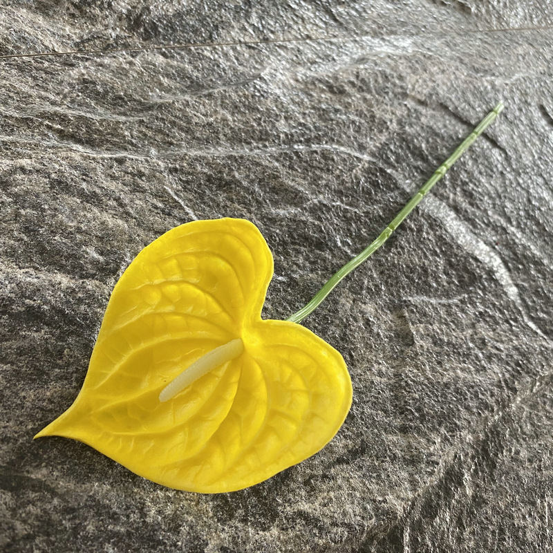 Jaune