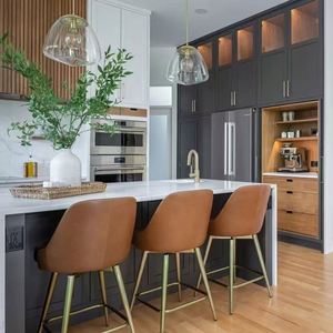 Armoires en bois, designs de cuisine modernes, luxe, nouvelle conception de couleur personnalisée, armoires de cuisine complètes pour villa - Product Image 1