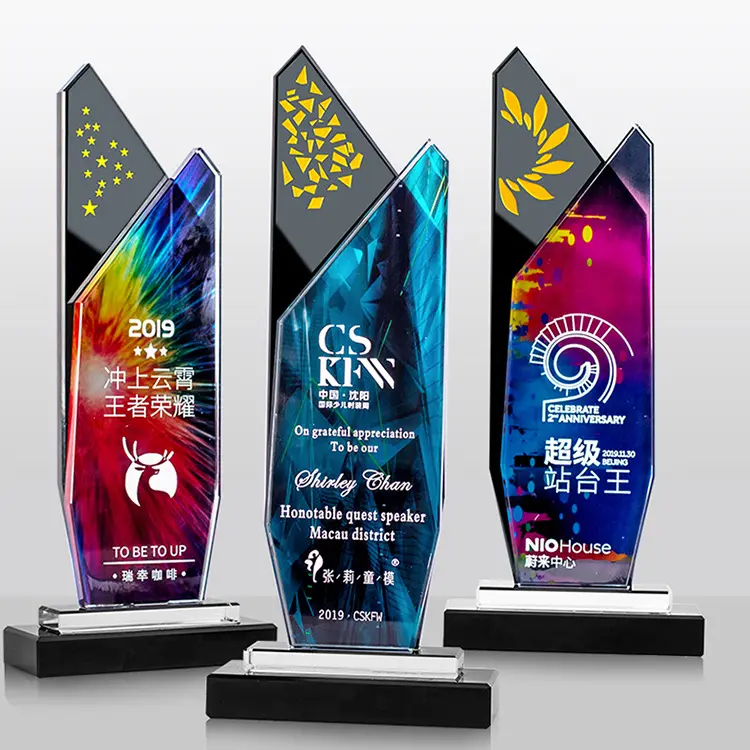 Pujiang Groothandel K9 Crystal Muti-Colors Trofee Op Maat Gemaakt Persoonlijk Logo Kristalglas Trofee Awards Voor Relatiegeschenk