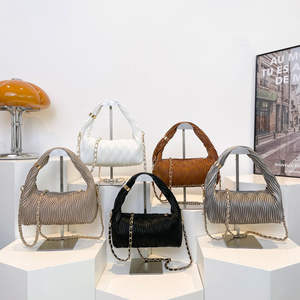 กระเป๋าสะพายข้างสไตล์มินิมอลลำลอง ดีไซน์ทันสมัย ซับในโพลีเอสเตอร์ กระเป๋าถือสำหรับผู้หญิง - Product Image 1