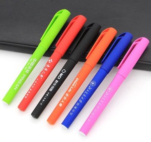 Tinta Gel Karet Lembut Bolpoin Rol Pena Bola dengan Personalisasi 0.5Mm Hitam atau Biru 0.5Mm Tinta Gel Isi Ulang dan Logo Kustom - Product Image 6