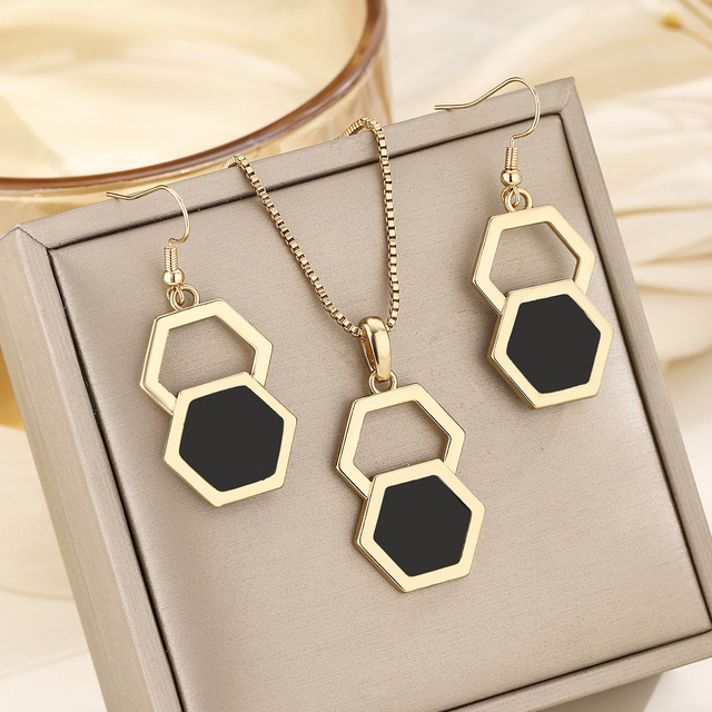 2026 Black Geometric Trendy Pendant Jewelry Set for Women Electroplated Zinc Alloy Necklace Earrings Fashion Accessories
