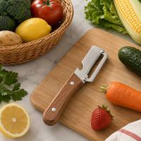 Smartpan Multifunctionele handmatige groenteschiller, julienne-snijder, houten handvat, roestvrijstalen flesopener voor wortelen.