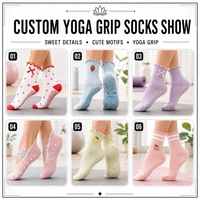 Chaussettes de yoga mi-mollet personnalisées de haute qualité pour femmes, avec logo brodé, antidérapantes et respirantes, pour Pilates et yoga