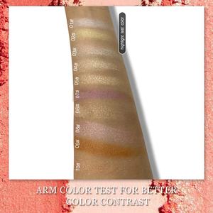 พาเลทไฮไลท์เตอร์คอนทัวร์แบบถอด<span class=keywords><strong>ได้</strong></span> ผลิตภายใต้แบรนด์ส่วนตัว สูตรชิมเมอร์ เม็ดสีแน่น พิกเมนต์สูง <span class=keywords><strong>ป</strong></span>รับแต่งได้ ใช้ได้ทั้งไฮไลท์ คอนทัวร์ และบลัชออน - Product Image 4