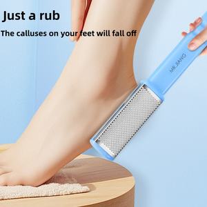 Outil de soin des pieds pour éliminer les callosités et les peaux mortes ; Pierre <span class=keywords><strong>ponce</strong></span> double face pour exfolier les semelles et les talons ; Râpe à pieds - Product Image 3