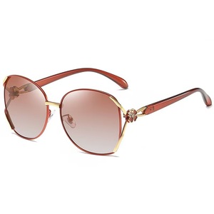 Nouvelles lunettes de soleil polarisées style coréen 2026, lunettes de soleil crapaud européennes et américaines, lunettes de soleil tendance, vente en gros, commerce extérieur - Product Image 5