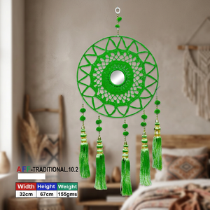 Attrape-rêves décoratif artisanal traditionnel rond en tissu vert rayonnant, motif nature, pour portrait - Product Image 3