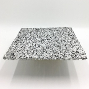 Productos de metal de espuma de <span class=keywords><strong>aluminio</strong></span> de espuma de celda cerrada con agujeros porosos personalizables para insonorización de carreteras - Product Image 1