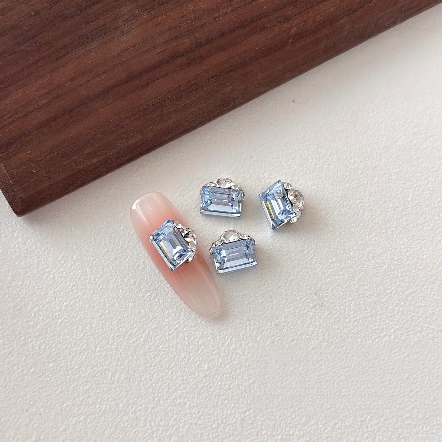 M2639-08# Bleu clair (prix 1 pièces)