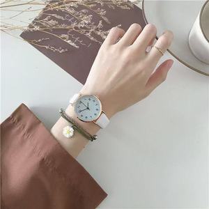 <span class=keywords><strong>Montre</strong></span> à quartz pour <span class=keywords><strong>femme</strong></span> en cuir, tendance et abordable, étanche, style rétro, bracelet, collection 2026, vente chaude - Product Image 5