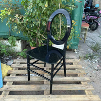Chaise d'extérieur empilable en plastique PP noir brillant, durable, pour événements, mariages et hôtels – Offre Spéciale
