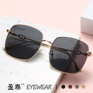 Yingtai Eyewear Square Metal Sunglasses UV400 Protection Unisex Fashion Sun <b>Glasses</b> - Product Image 2