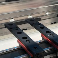 WE67K-110/4000, presse plieuse CNC électro-hydraulique, équipée d'un système DA53TX importé d'Allemagne et d'une règle de mesure GV italienne.