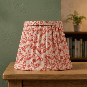 Abat-jour en lin rouge corail à motifs floraux |   Abat-jour en tissu plissé artisanal pour lampes de table, de sol et suspendues - Product Image 3